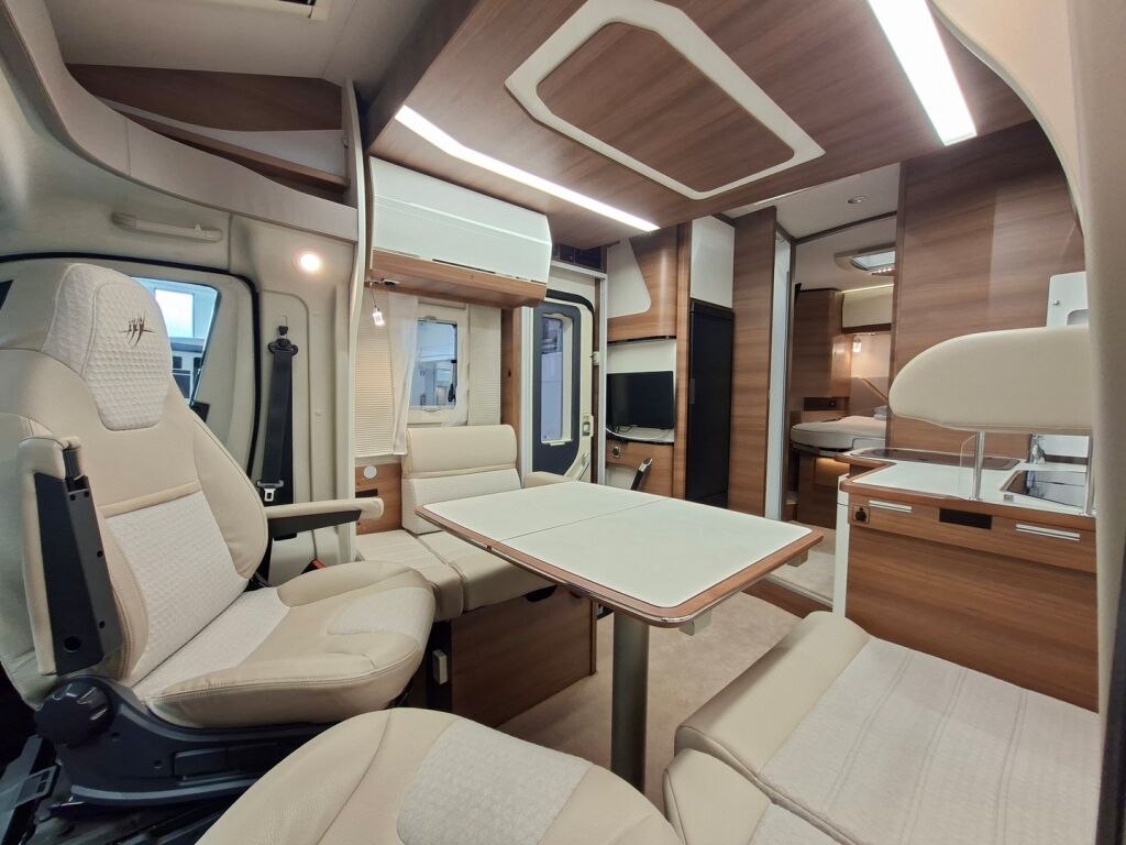 Rapido 686F Scandinavian Exclusive Ultimate Line 2021 Valkoinen