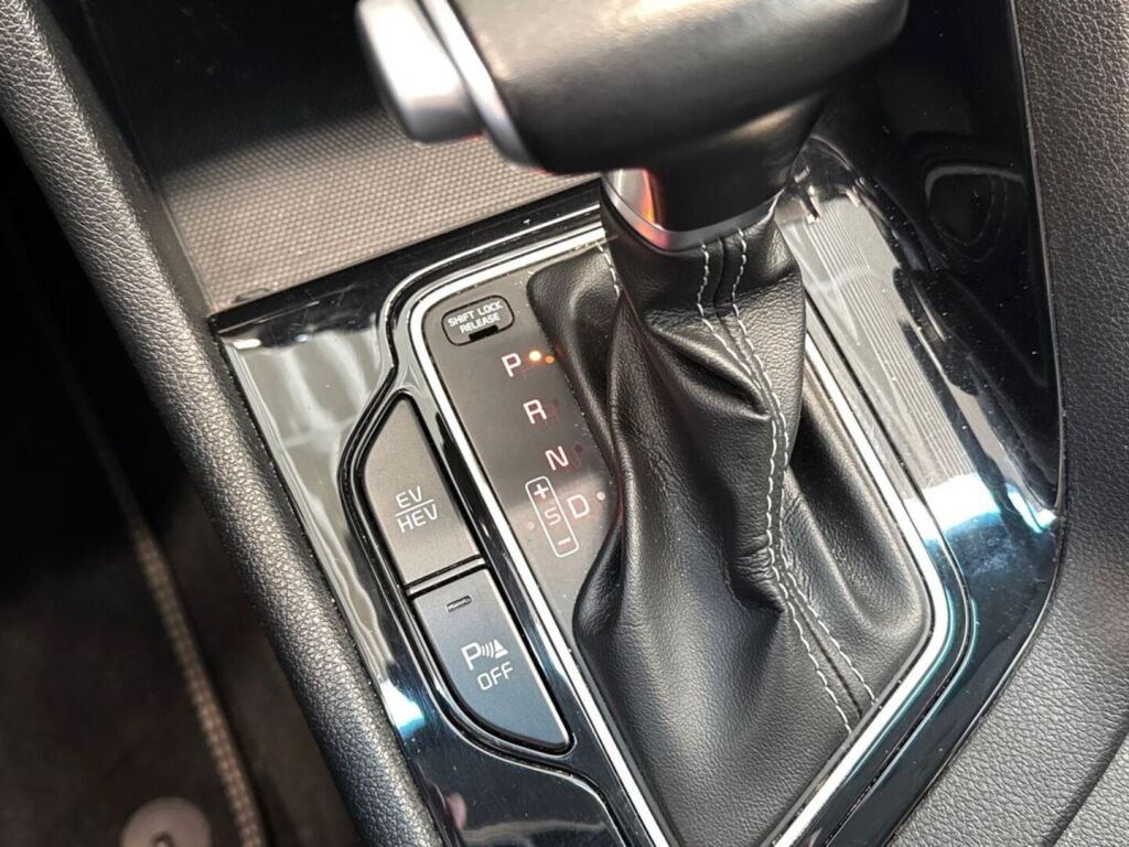 Kia Niro plug-in 2018 Valkoinen