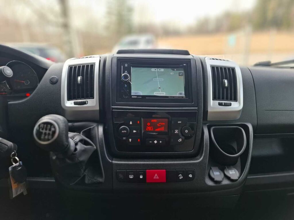 Pössl SUMMIT 600 PLUS 2021 Harmaa