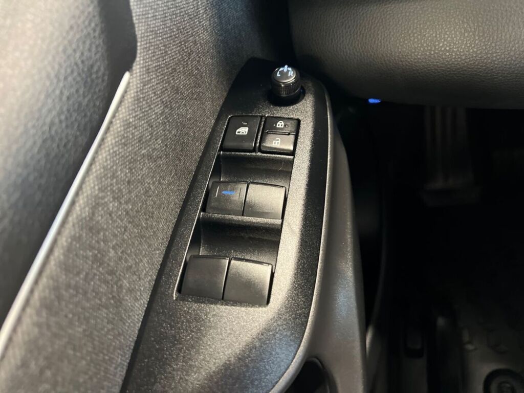 Toyota Yaris 2021 Valkoinen
