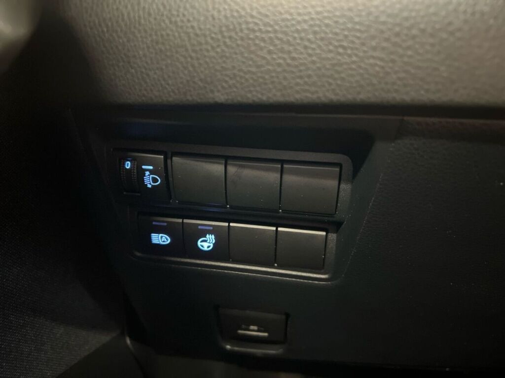 Toyota Yaris 2021 Valkoinen