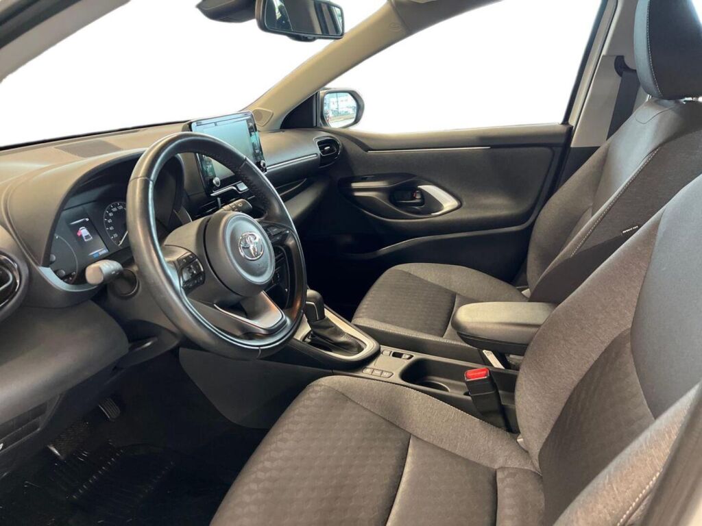 Toyota Yaris 2021 Valkoinen
