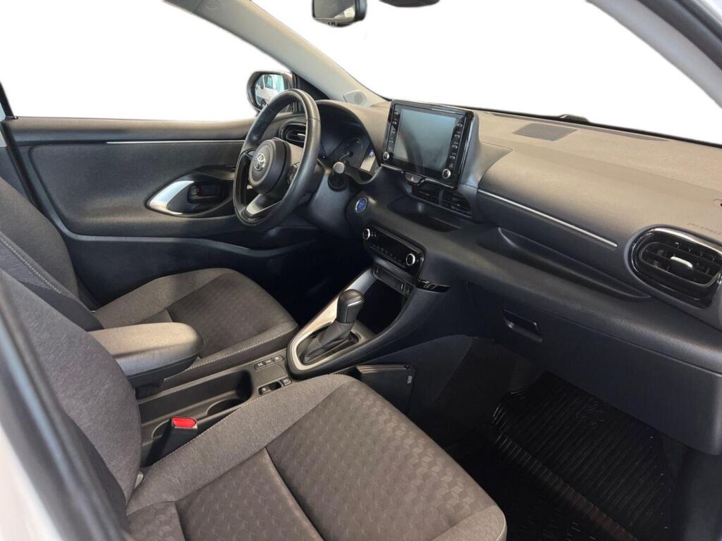 Toyota Yaris 2021 Valkoinen