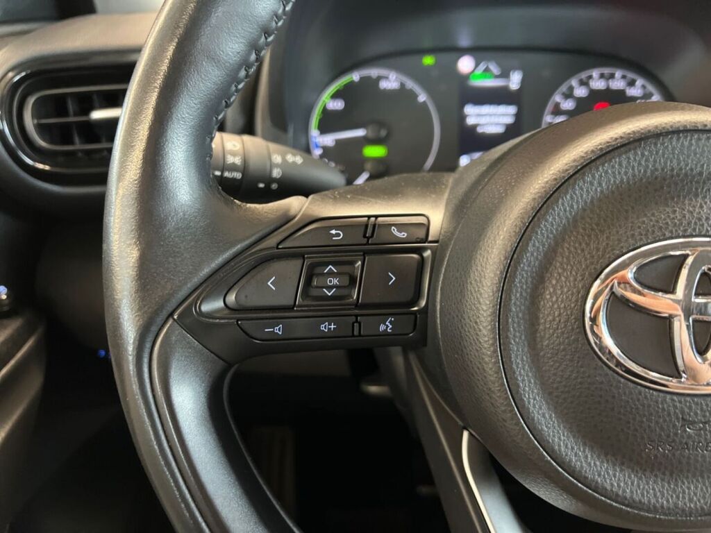 Toyota Yaris 2021 Valkoinen