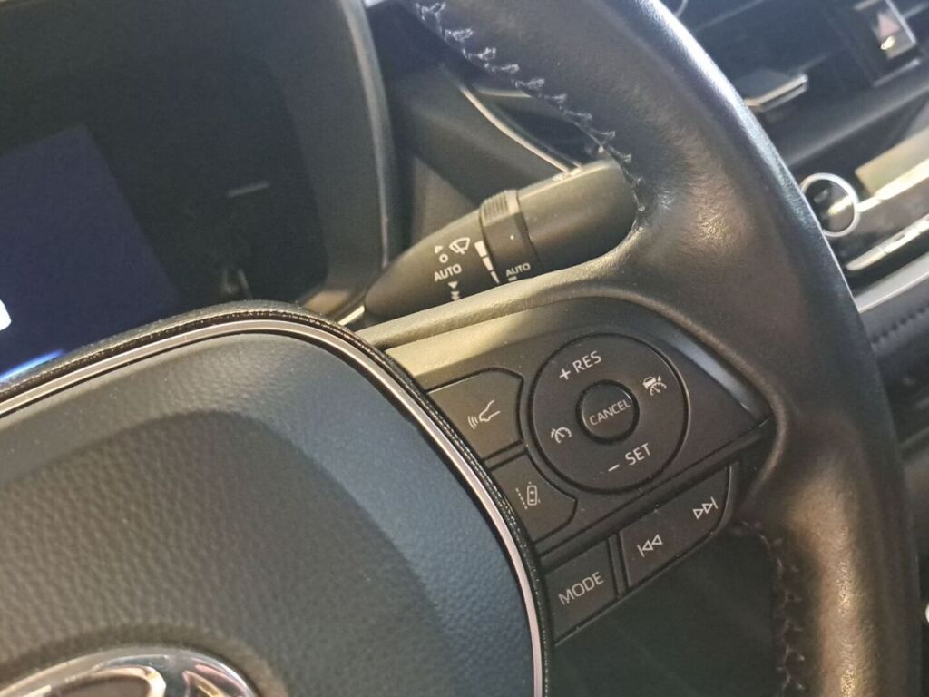 Toyota Corolla 2021 Keltainen