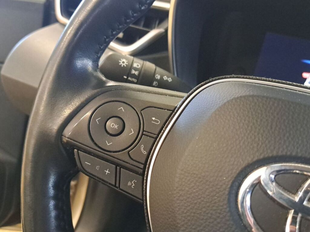 Toyota Corolla 2021 Keltainen