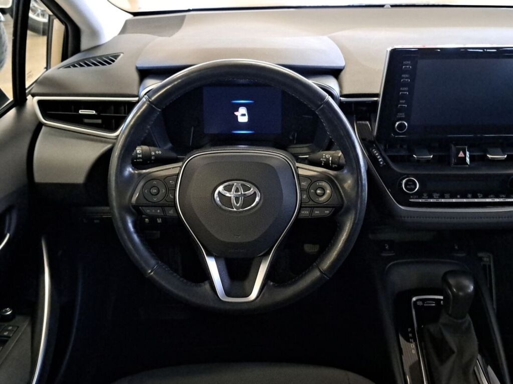 Toyota Corolla 2021 Keltainen