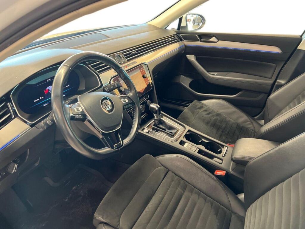 Volkswagen Passat 2018 Valkoinen