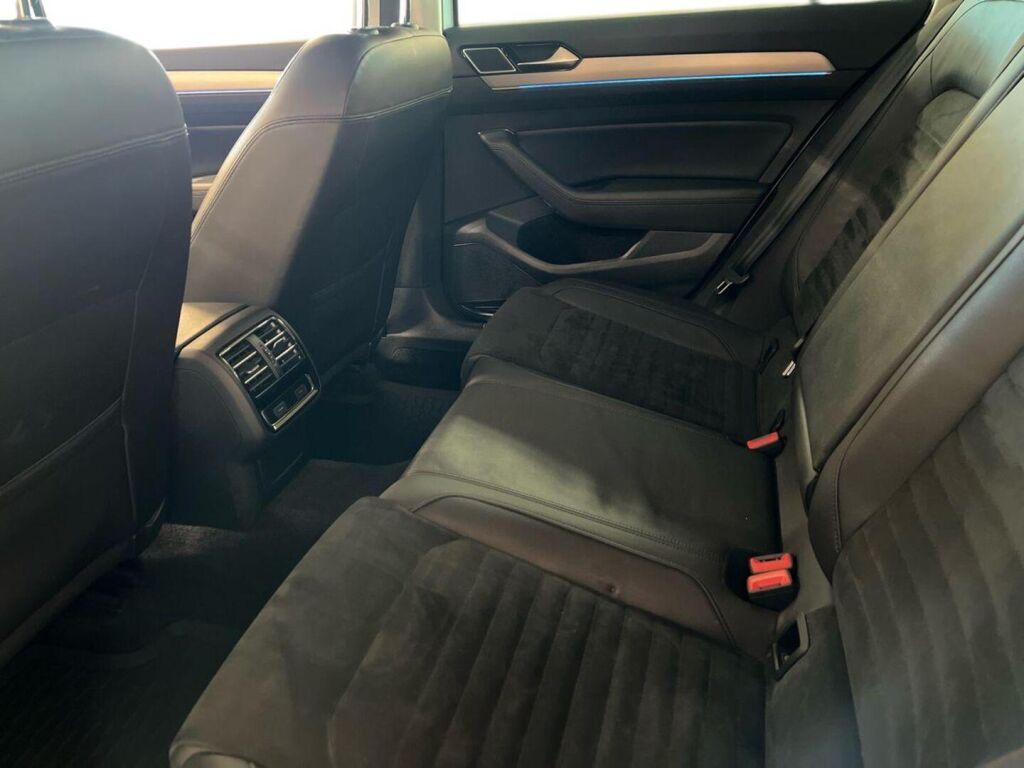 Volkswagen Passat 2018 Valkoinen