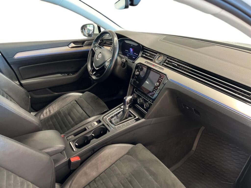 Volkswagen Passat 2018 Valkoinen
