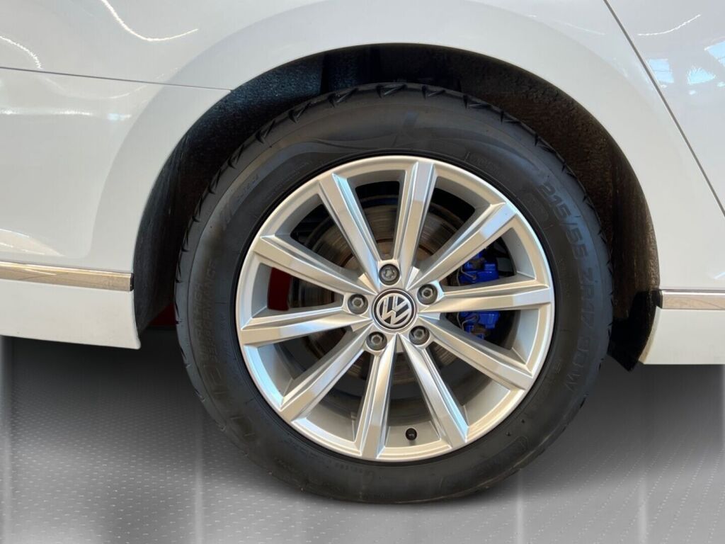 Volkswagen Passat 2018 Valkoinen