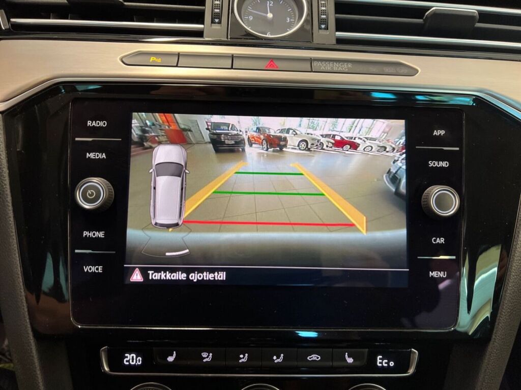 Volkswagen Passat 2018 Valkoinen