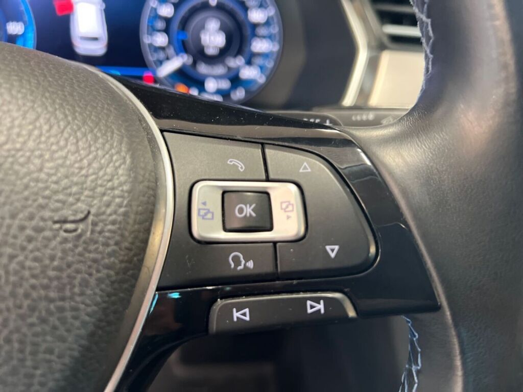 Volkswagen Passat 2018 Valkoinen