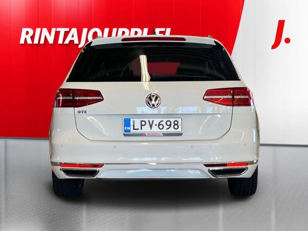 Volkswagen Passat 2018, photo 6/33