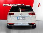 Volkswagen Passat 2018 Valkoinen