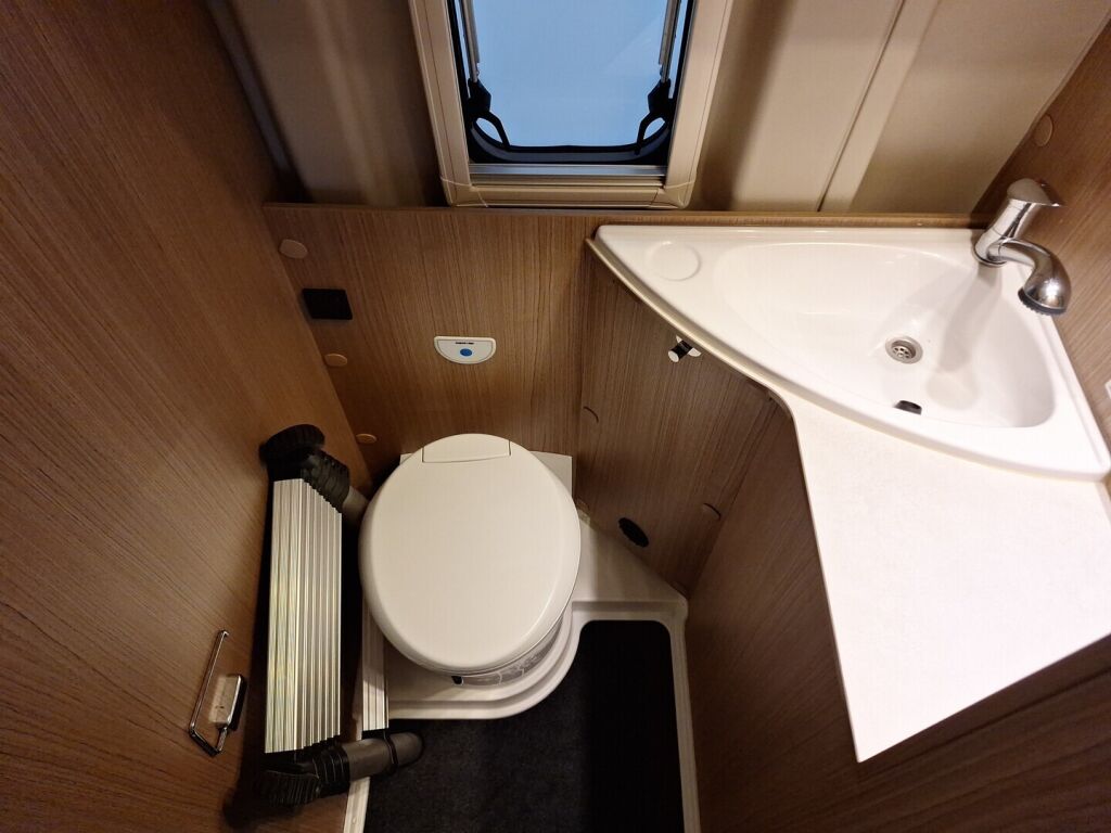 Carado C600 2021 Sininen