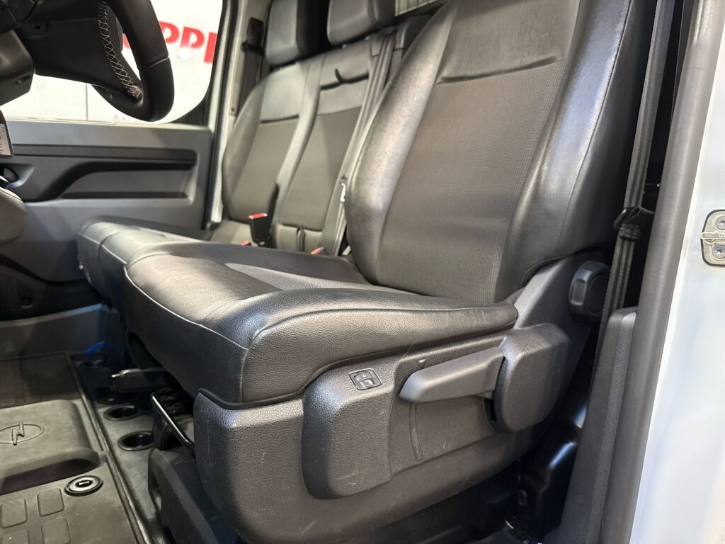 Opel Vivaro 2021 Valkoinen