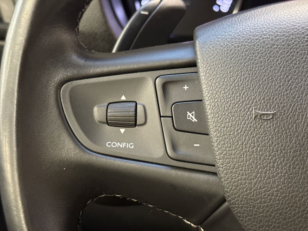 Opel Vivaro 2021 Valkoinen