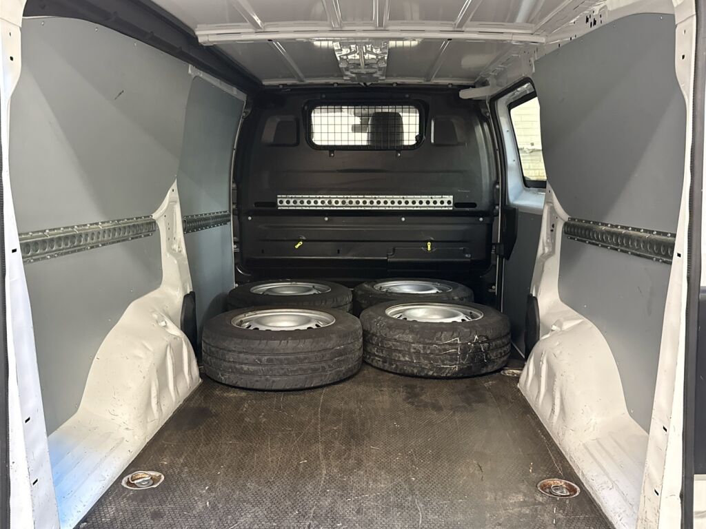 Opel Vivaro 2021 Valkoinen