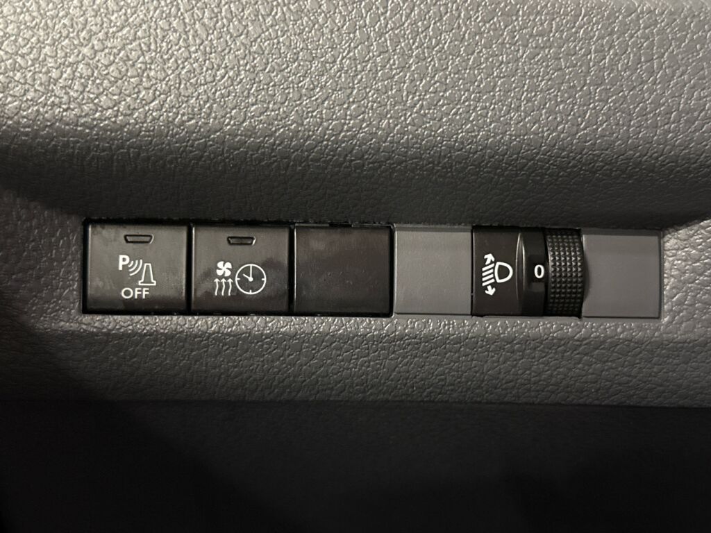 Opel Vivaro 2021 Valkoinen