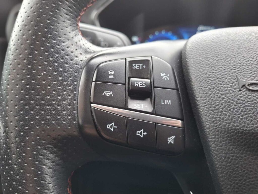 Ford Kuga 2020 Harmaa