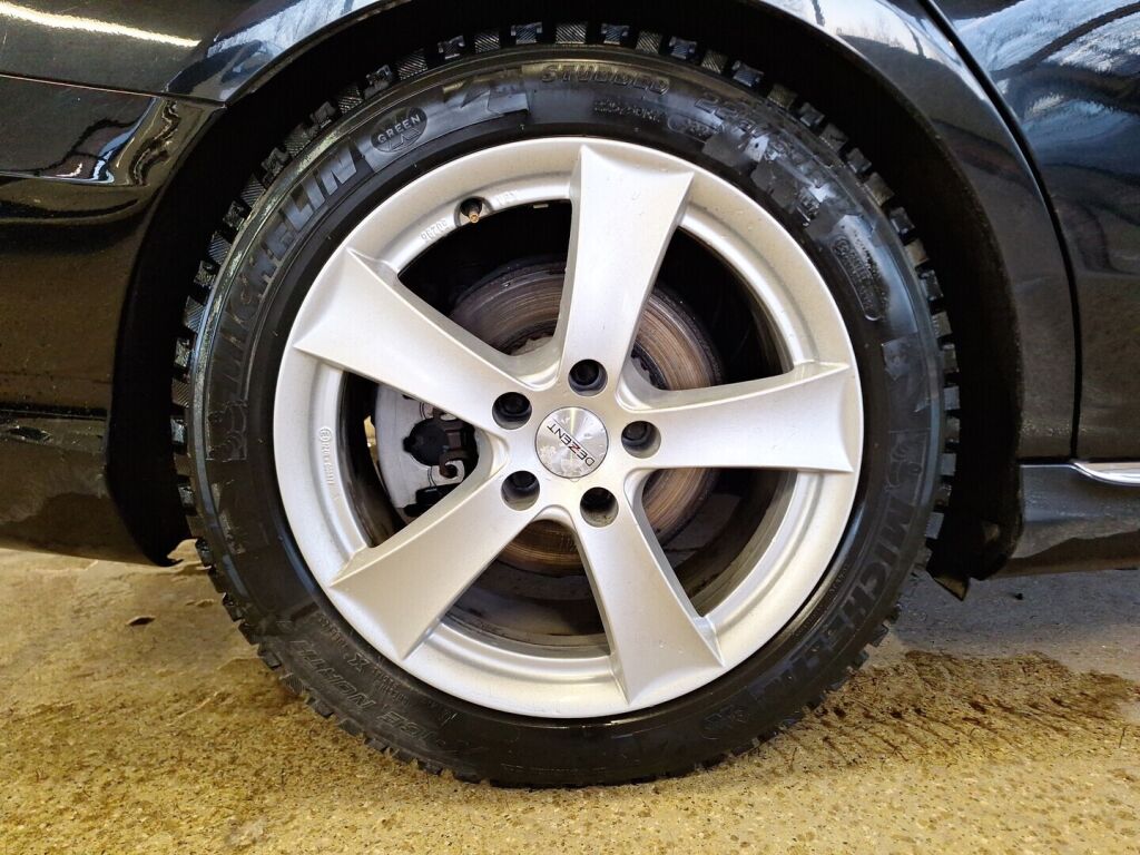 Mercedes-Benz C 2015 Musta