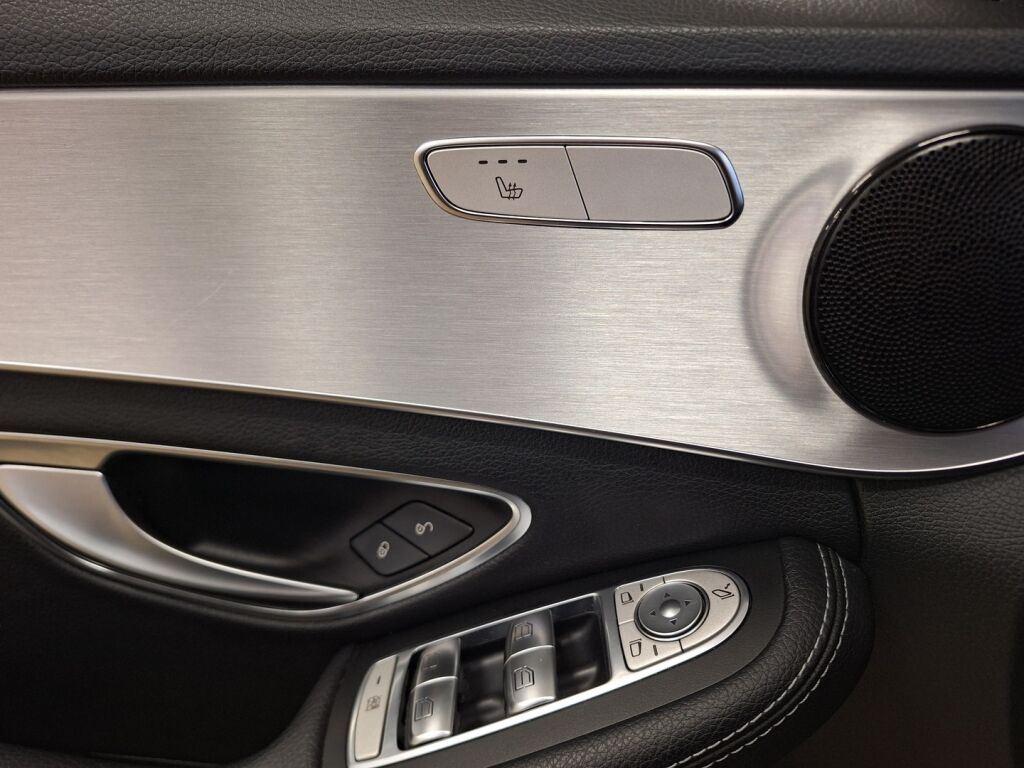 Mercedes-Benz C 2015 Musta