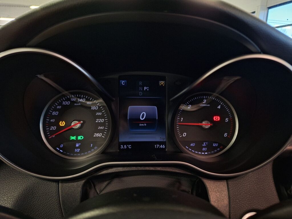 Mercedes-Benz C 2015 Musta