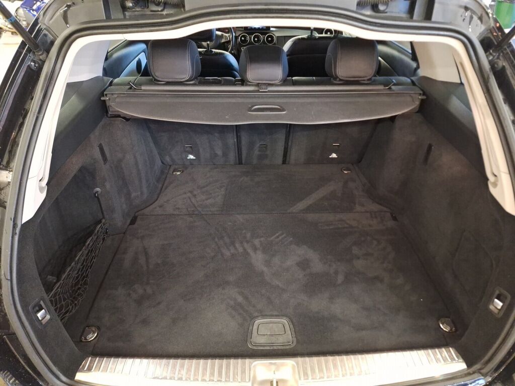 Mercedes-Benz C 2015 Musta