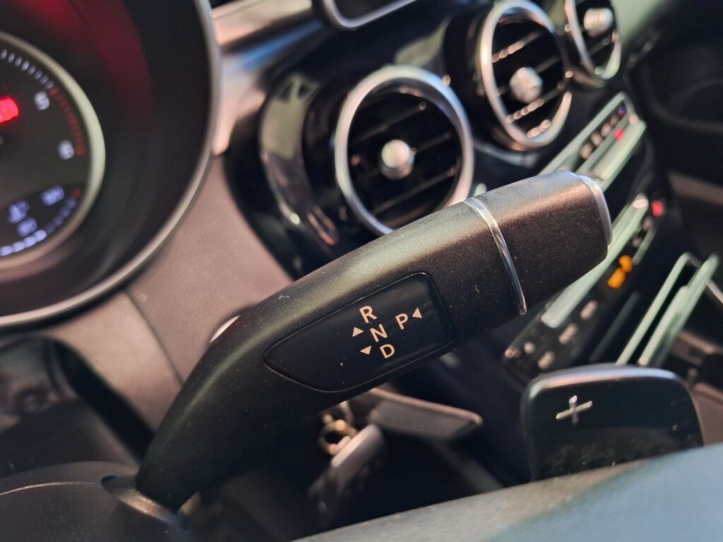 Mercedes-Benz C 2015 Musta