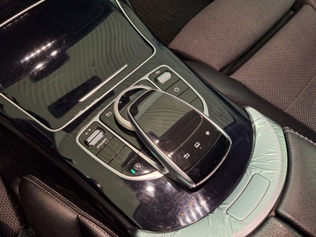 Mercedes-Benz C 2015 Musta