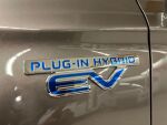 Mitsubishi Outlander PHEV 2016 Ruskea (beige)