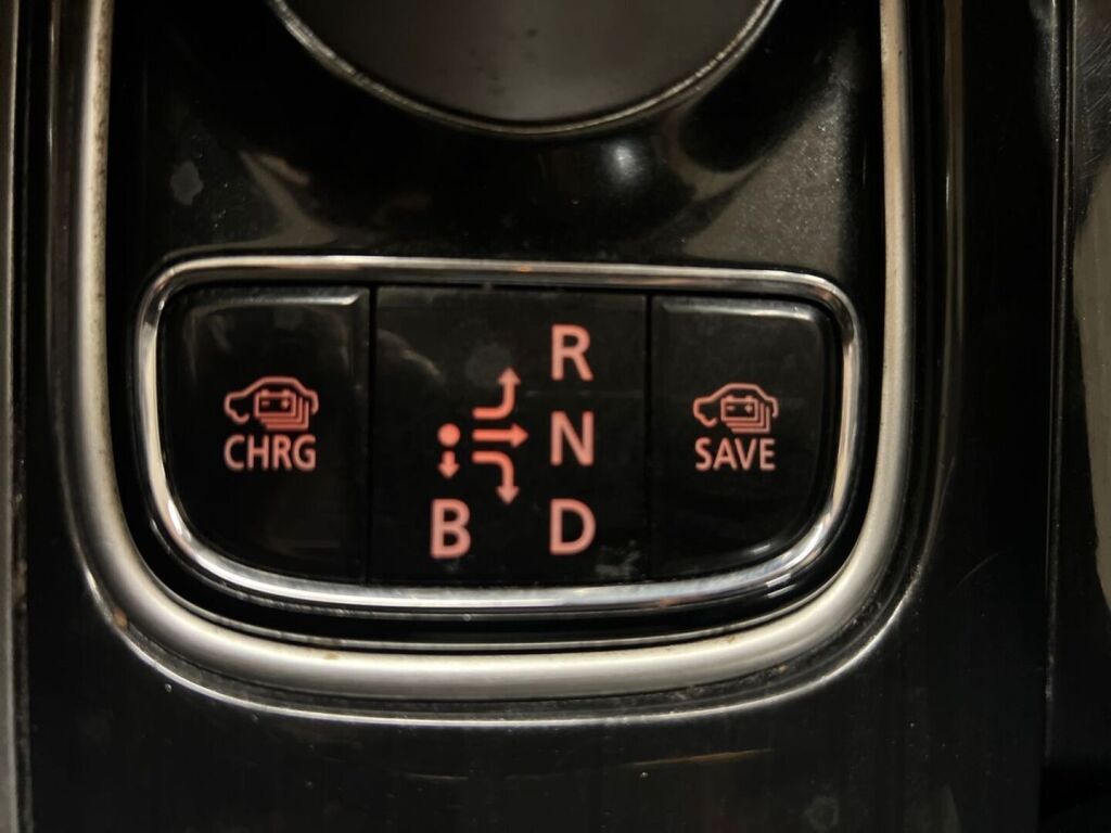 Mitsubishi Outlander PHEV 2016 Ruskea (beige)