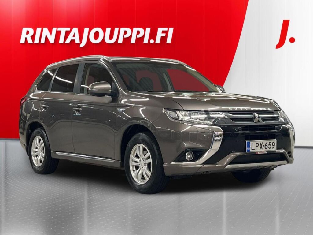 Mitsubishi Outlander PHEV 2016 Ruskea (beige)