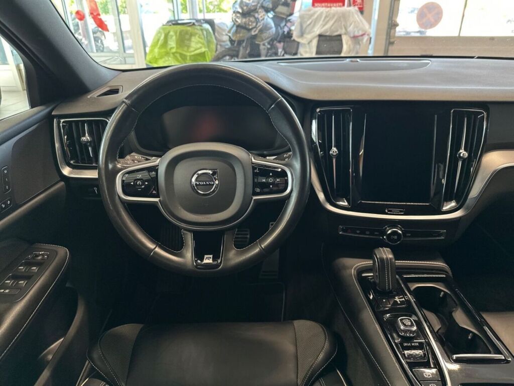 Volvo V60 2020 Harmaa