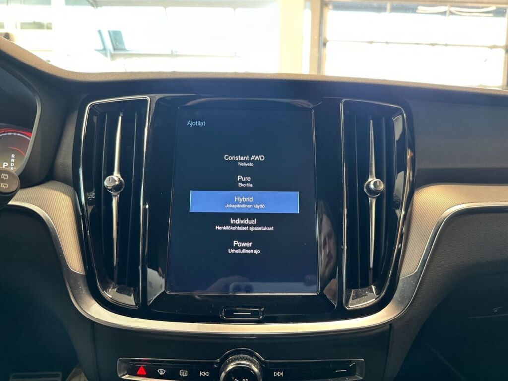 Volvo V60 2020 Harmaa