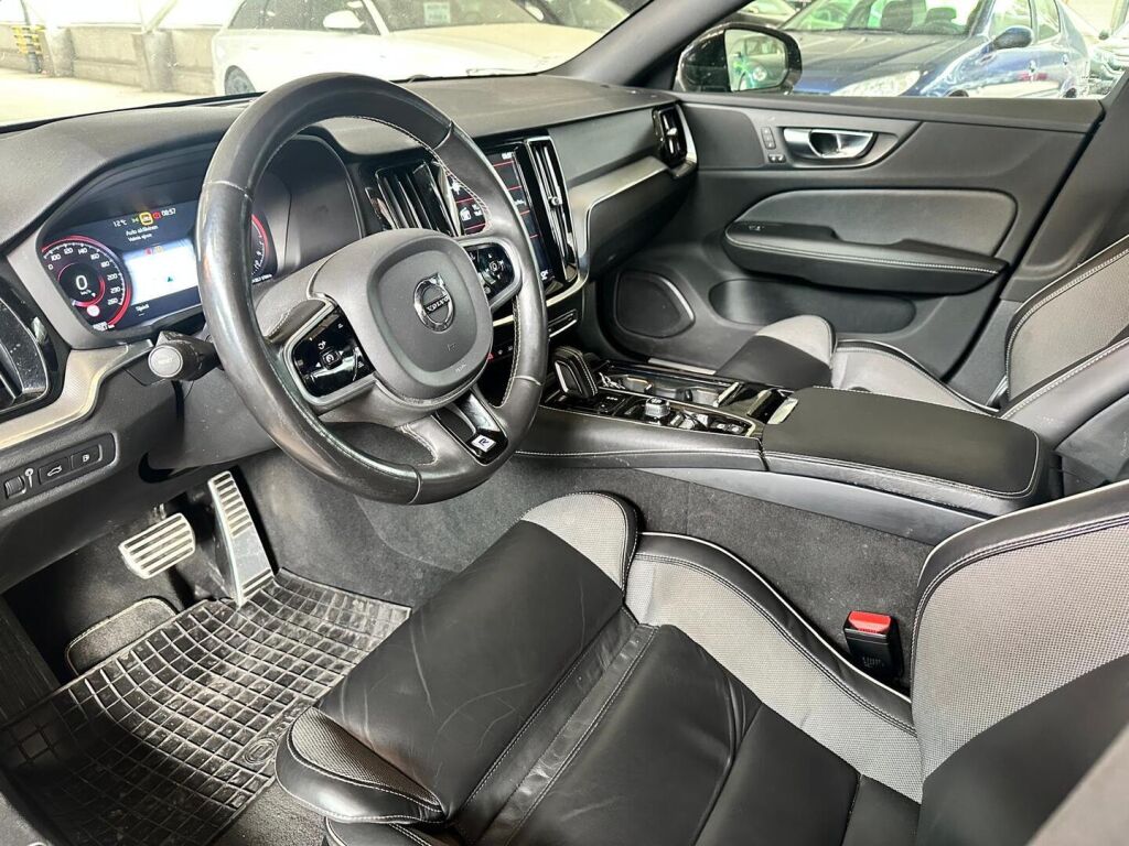 Volvo V60 2020 Harmaa