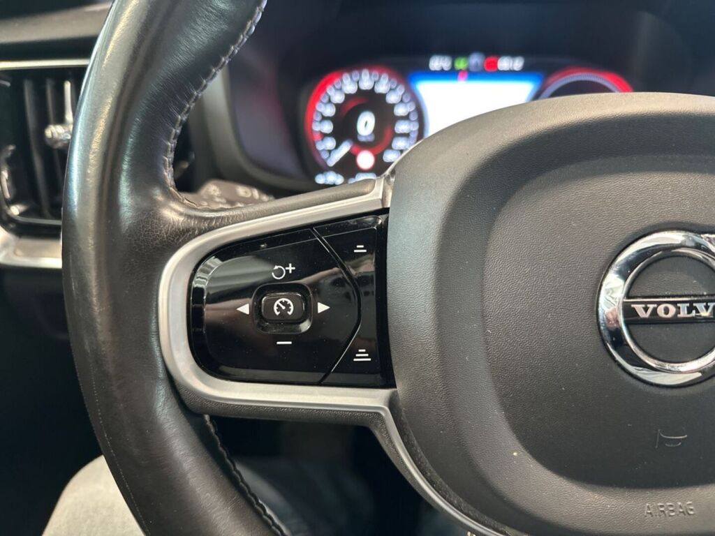 Volvo V60 2020 Harmaa