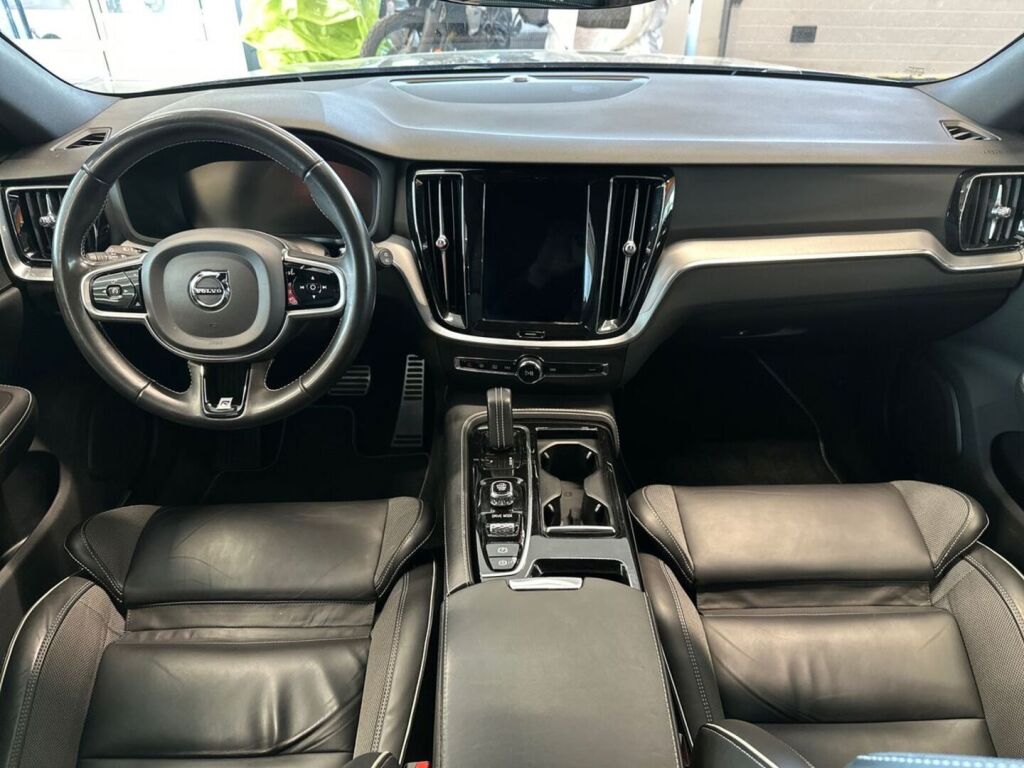 Volvo V60 2020 Harmaa