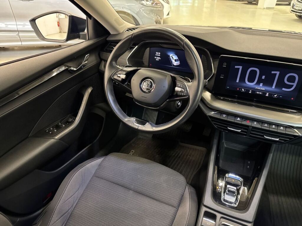 Skoda Octavia 2021 Sininen