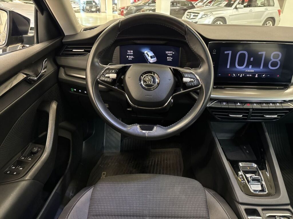 Skoda Octavia 2021 Sininen