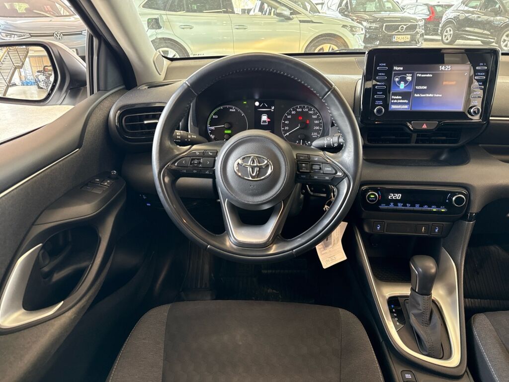 Toyota Yaris 2021 Valkoinen