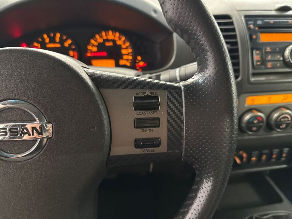 Nissan Navara 2009 Harmaa