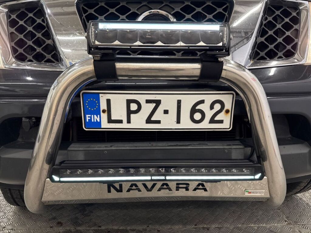 Nissan Navara 2009 Harmaa