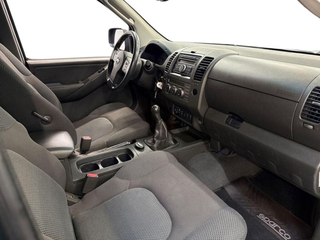 Nissan Navara 2009 Harmaa