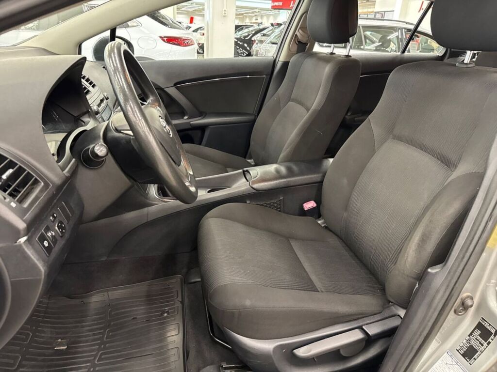 Toyota Avensis 2009 Harmaa