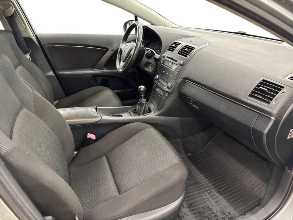 Toyota Avensis 2009 Harmaa