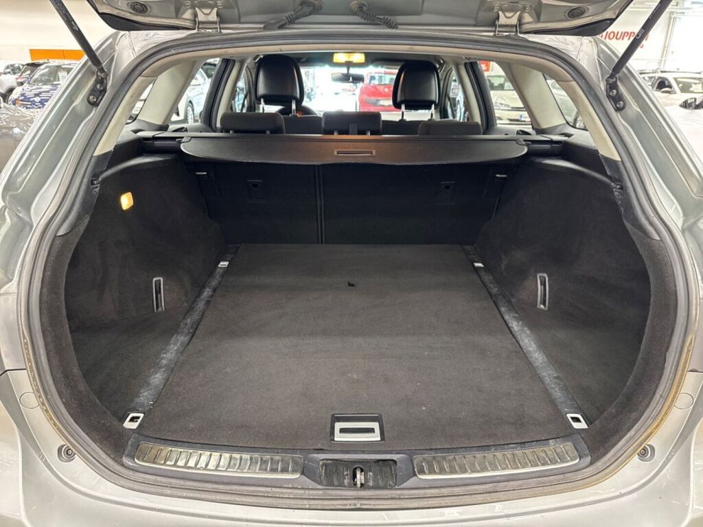 Toyota Avensis 2009 Harmaa