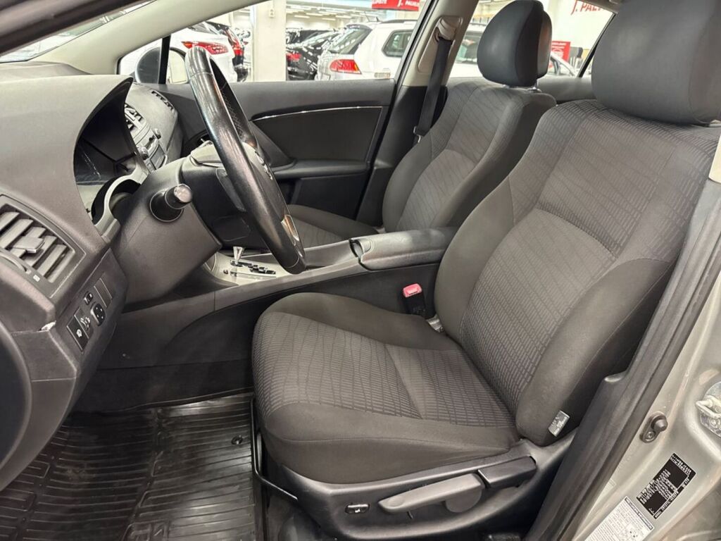 Toyota Avensis 2009 Harmaa