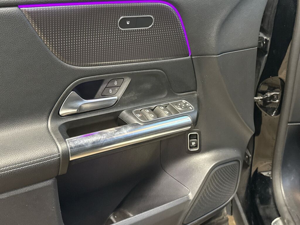 Mercedes-Benz EQA 2022 Musta